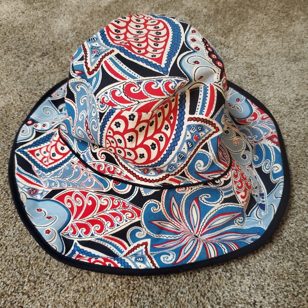 Vera Bradley bucket sun hat
